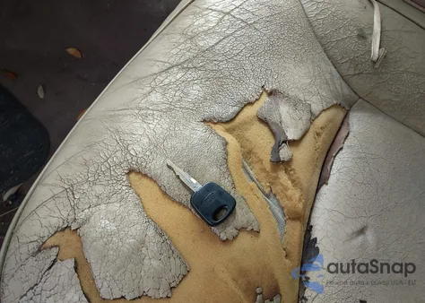 1998 Ford Crown Victoria Lx from USA, damaged, VIN 2FAFP74W4WX141814